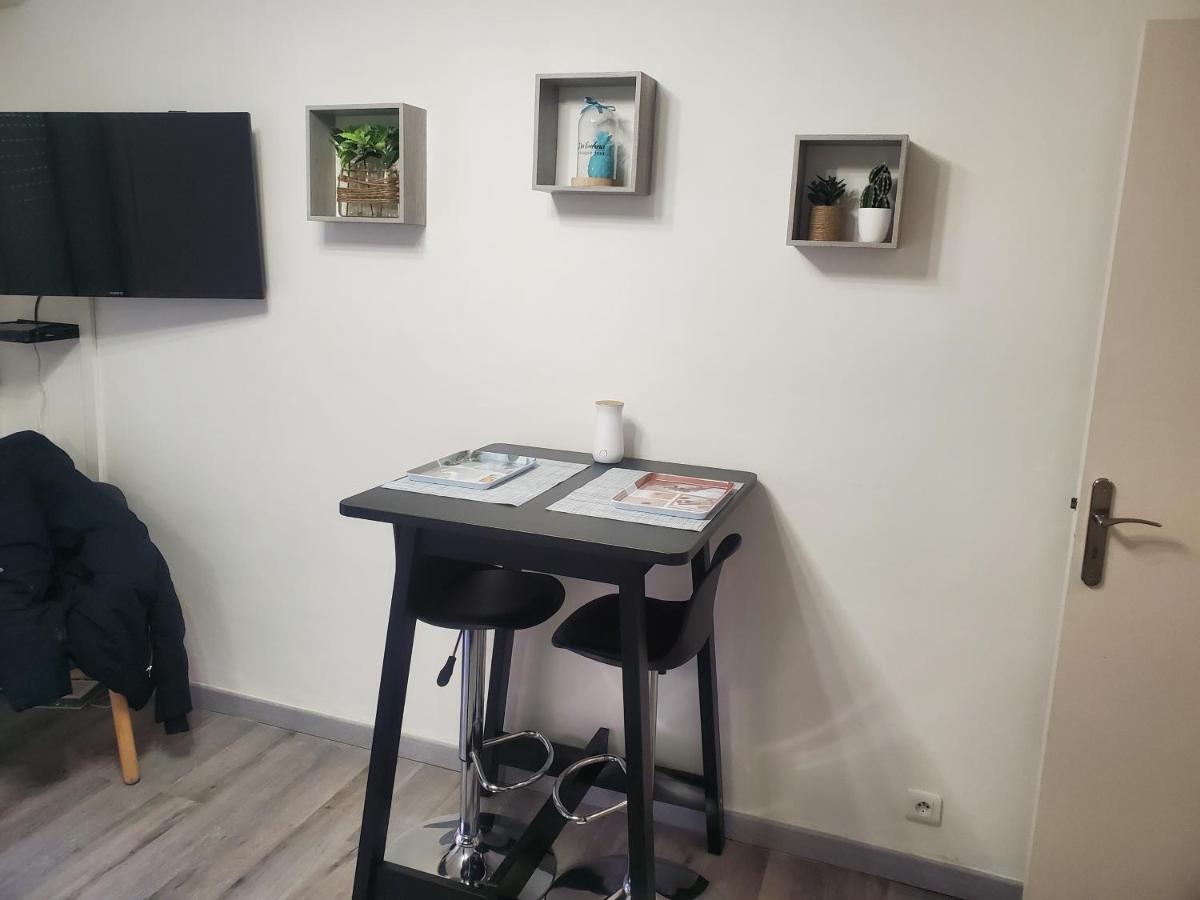 Joli Petit Studio Au Centre De Carry Le Rouet Appartement Buitenkant foto